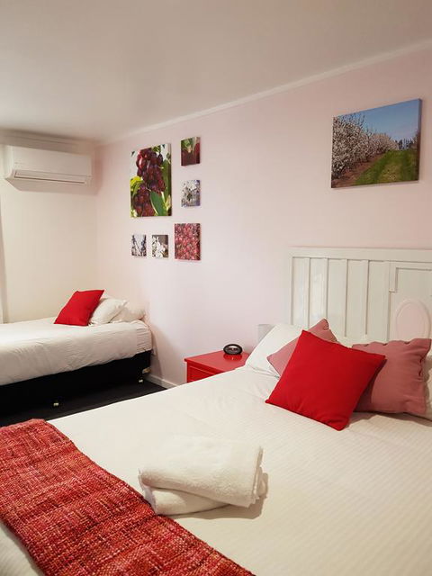 Town House Motor Inn Young - Sydney 4u 2