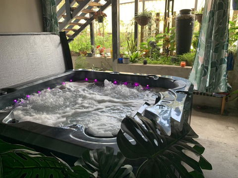 Tranquil Spa Retreat - Sydney 4u 1