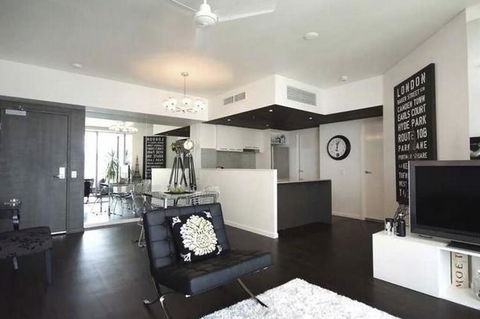 Trilogy On The Esplanade. Room With A View! - Sydney 4u 3