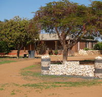 Tropical Farm Stay - Sydney 4u
