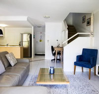 Tropical Getaway in 3 Bedroom Unit in 4 star Resort - Accommodation Sydney