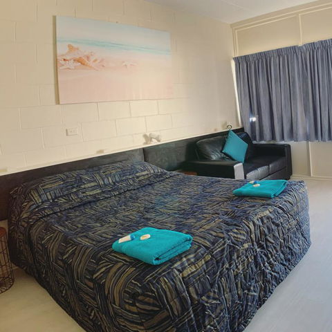 Tropical City Motor Inn - Sydney 4u 3