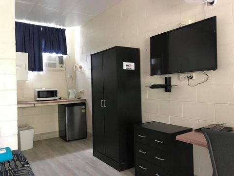 Tropical City Motor Inn - Sydney 4u 1