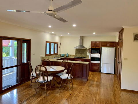 Tropical Styling - Accommodation Sydney 0