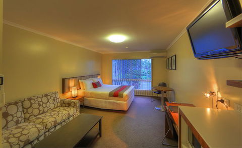 Tropixx Motel & Restaurant - Sydney 4u 2