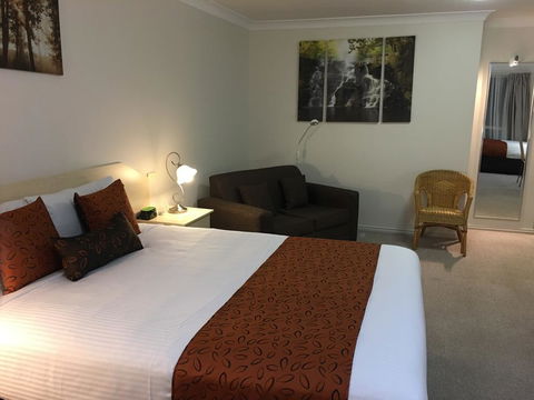 Tuckerbox Motor Inn - Accommodation Sydney 0