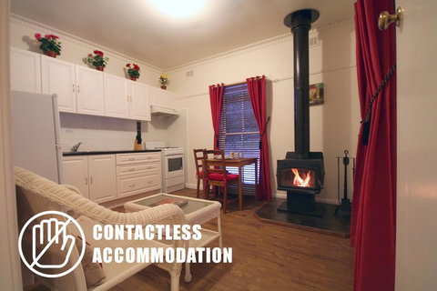 Tudor Cottages - Accommodation Sydney 1
