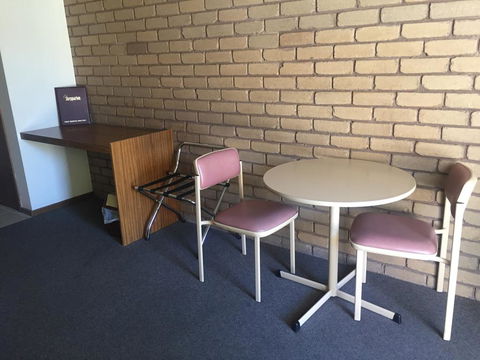 Tudor House Motel - Sydney 4u 2