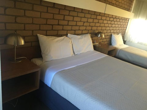 Tudor House Motel - Sydney 4u 0
