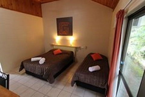 Tully Motel - Sydney 4u 2
