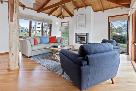 Tura Tree House - Accommodation Sydney 3