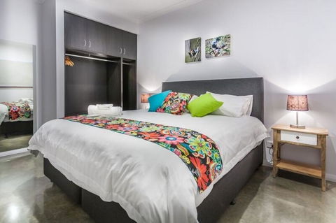 Turner Caravan Park - Sydney 4u 0