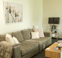 Two Bedroom Gem Short Drive to MONA - Sydney 4u