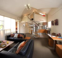 TWOFOURTWO Boutique Apartments - Sydney 4u