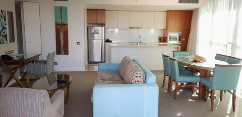 U212 Elston Grandsurf Resort - Sydney 4u 2