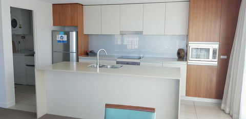 U212 Elston Grandsurf Resort - Sydney 4u 3