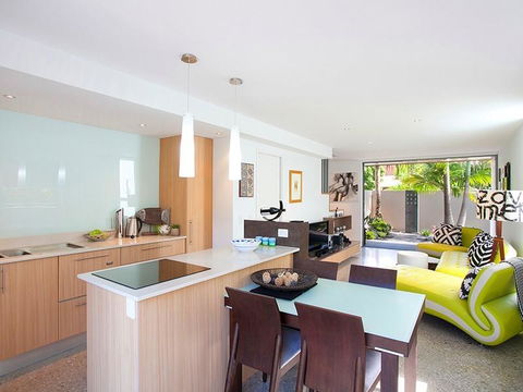 U3/27 Noosa Parade, Noosa Sound - Sydney 4u 3