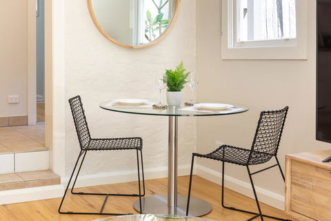 Ultimo 1 Bedroom House With Parking - Nice And Quiet - Sydney 4u 2