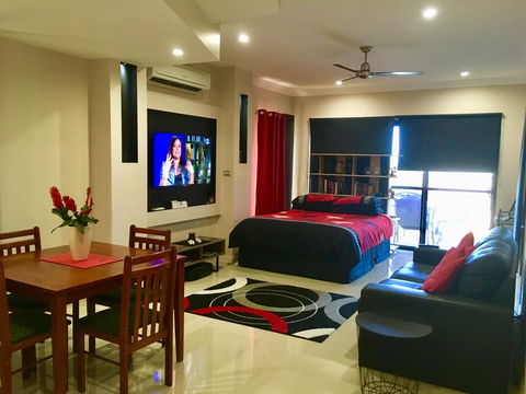 Ultra Modern Private Studio Room - Sydney 4u 2