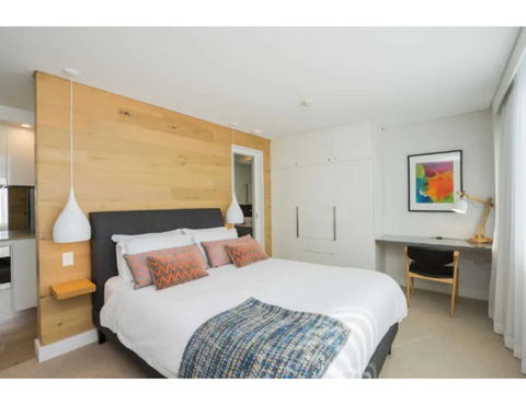 Ultrachic Executive Beach Apartment - Sydney 4u 3
