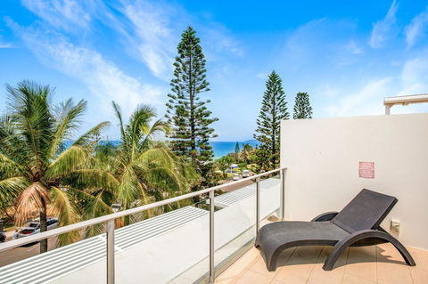 Unit 207 Plantation - Rainbow Beach, Ocean Facing - Plantation Resort Unit, Incredible Views, Top Floor - Sydney 4u 2