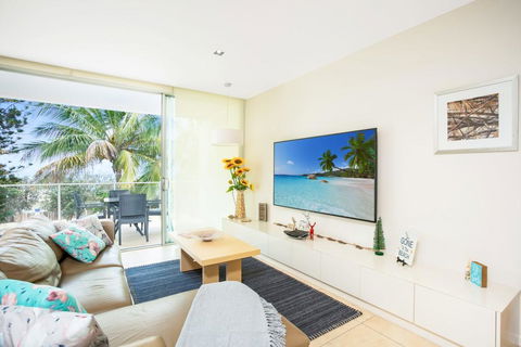 Unit 207 Plantation - Rainbow Beach, Ocean Facing - Plantation Resort Unit, Incredible Views, Top Floor - Sydney 4u 3