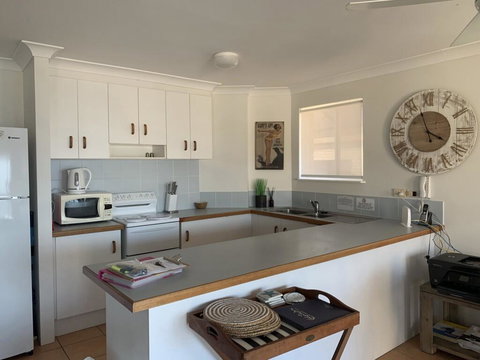 Unit 5 Sanctuary Shores, Kings Beach - Free Wifi! - Accommodation Sydney 3