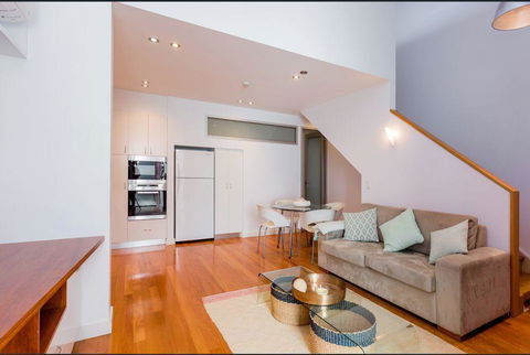 Urban Paradise Minutes From The Markets - Sydney 4u 3