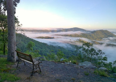 Valley View Luxury Retreat - Accommodation Sydney 3