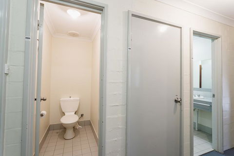 Vickery House 8 Bedroom Flat - Sydney 4u 2