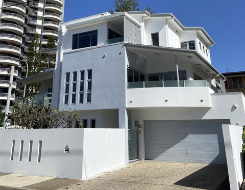 Villa Garfield Surfers Paradise - Accommodation Sydney 0