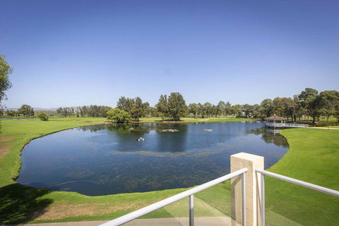 Villa On The Green - Sydney 4u 1