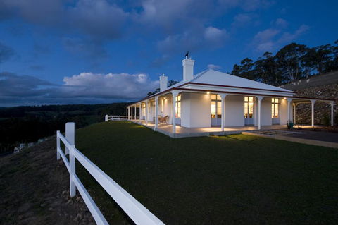 Villa Talia Tasmania - Accommodation Sydney 1