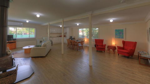 Village Stays Coldstream Gallery Bungalow - Sydney 4u 1