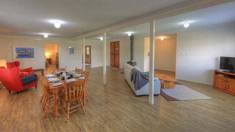 Village Stays Coldstream Gallery Bungalow - Sydney 4u 0