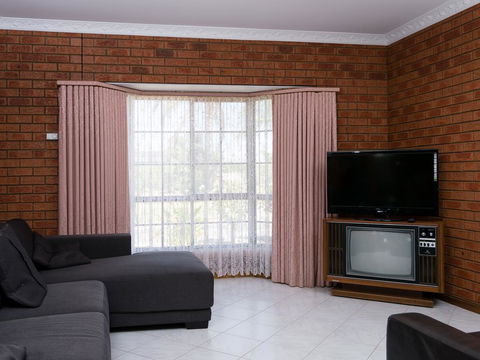 Vineyard Retreat Mildura - Sydney 4u 1