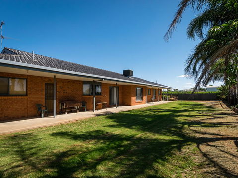 Vineyard Retreat Mildura - Sydney 4u 2