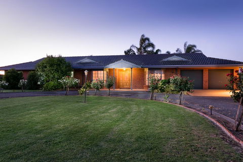 Vineyard Retreat Mildura - Sydney 4u 0