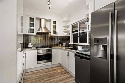 Viola House - Sydney 4u 2