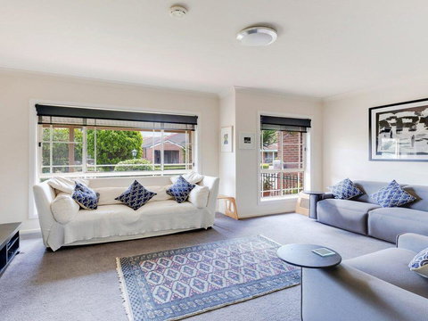 Walling-Clifton Gardens - Backing Onto Golf Course - Sydney Resort 0