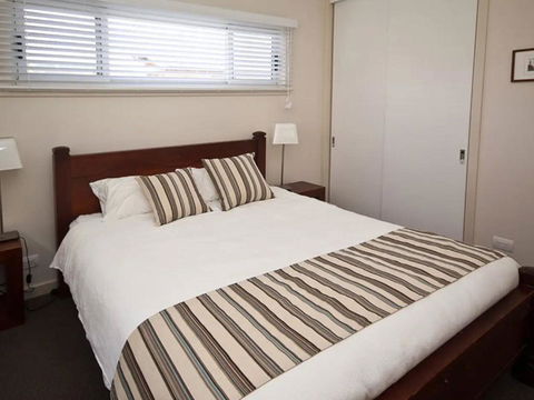 Wangi Lakehouse - Renovated Lake Macquarie Lakefront Location - Sydney 4u 3