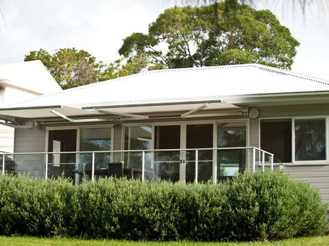 Wangi Lakehouse - Renovated Lake Macquarie Lakefront Location - Sydney 4u 2