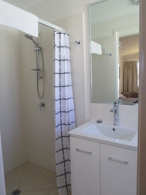 Warrego Hotel Motel Cunnamulla - Sydney 4u 1
