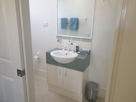 Warrego Motel - Sydney 4u 3