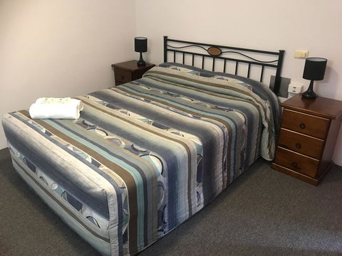 Warrina Motor Inn - Sydney 4u 1