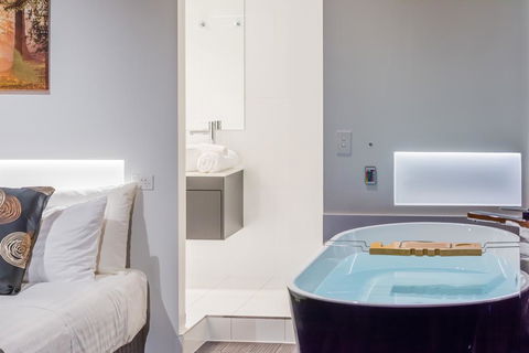 Waterfall Springs Retreat - Sydney 4u 0