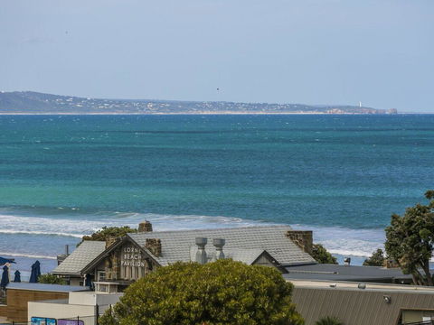 WATERFRONT THREE- In The Heart Of Lorne - Sydney 4u 3
