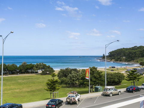 WATERFRONT THREE- In The Heart Of Lorne - Sydney 4u 2