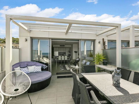 WATERFRONT THREE- In The Heart Of Lorne - Sydney 4u 1