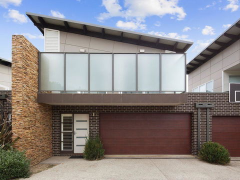 Central To Cowes - Sydney 4u 0